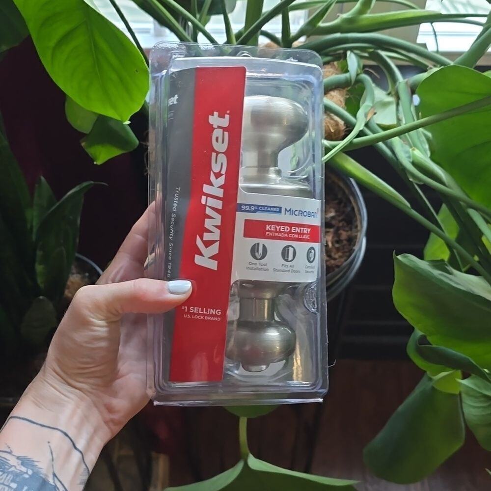 NWT, Kwikest • Door Knob